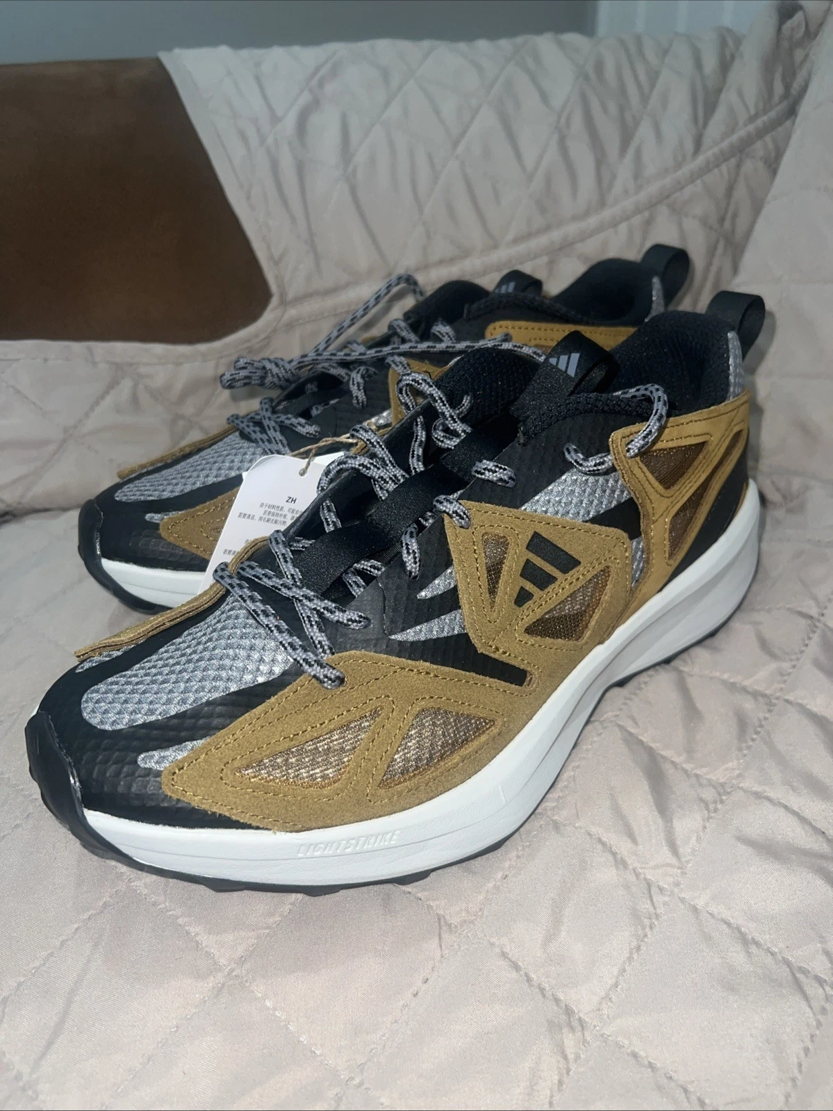 Size 9.5 - Adidas Kantai Trail JQ8229
Opens in a new window or tab