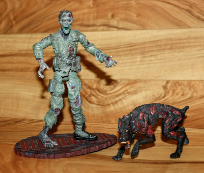 Resident Evil 1 2 3 4 CV Zombie Soldier Cerberus Dog Action Figure