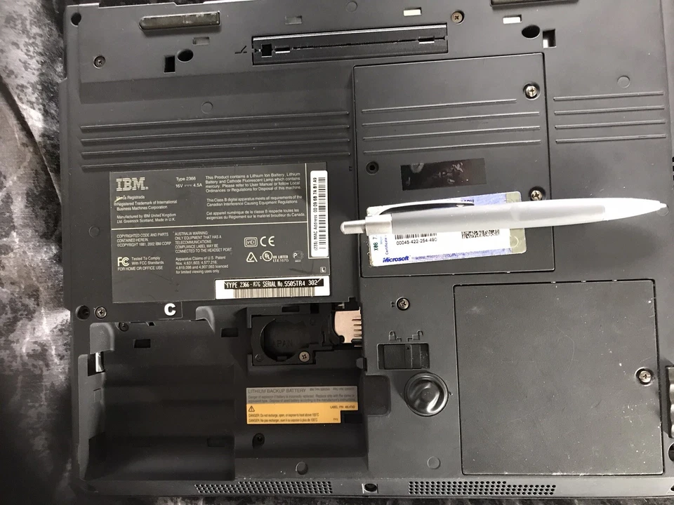 Collectors IBM ThinkPad T30 Pentium 4 M 1.8Ghz made in greenock, scotland, UK, @ - Image 4 of 4