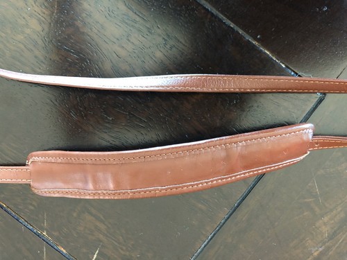 LEICA Leather camera case - adjustable shoulder strap for Varilux digital camera - Picture 6 of 8