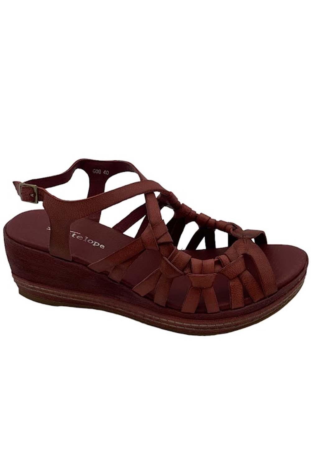 Босоножки на танкетке Genna Bordeaux из кожи антилопы с несколькими ремешками