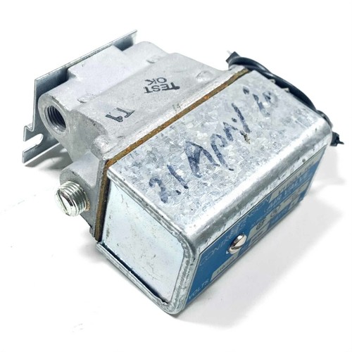 V11HAA-100 Johnson Controls Air Valve, 110/123V, 50/60Hz, 6W - Picture 6 of 6