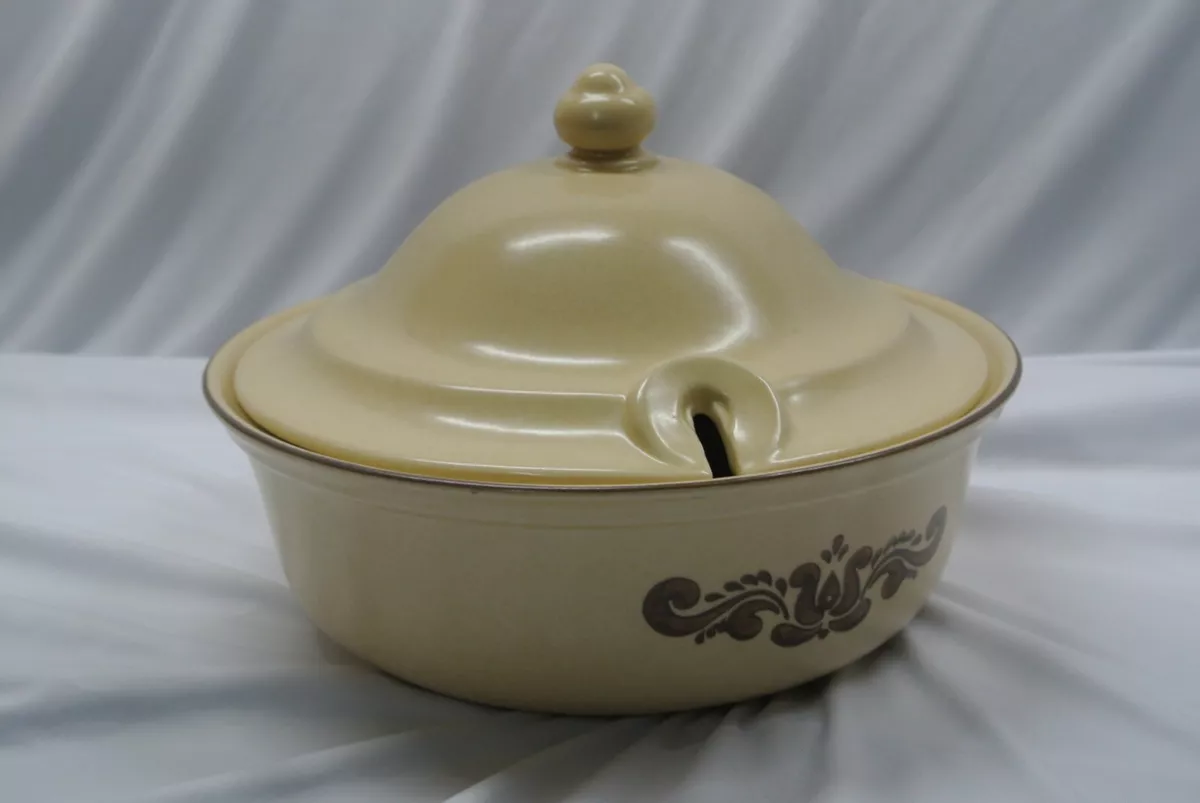 Pfaltzgraff top casserole dish
