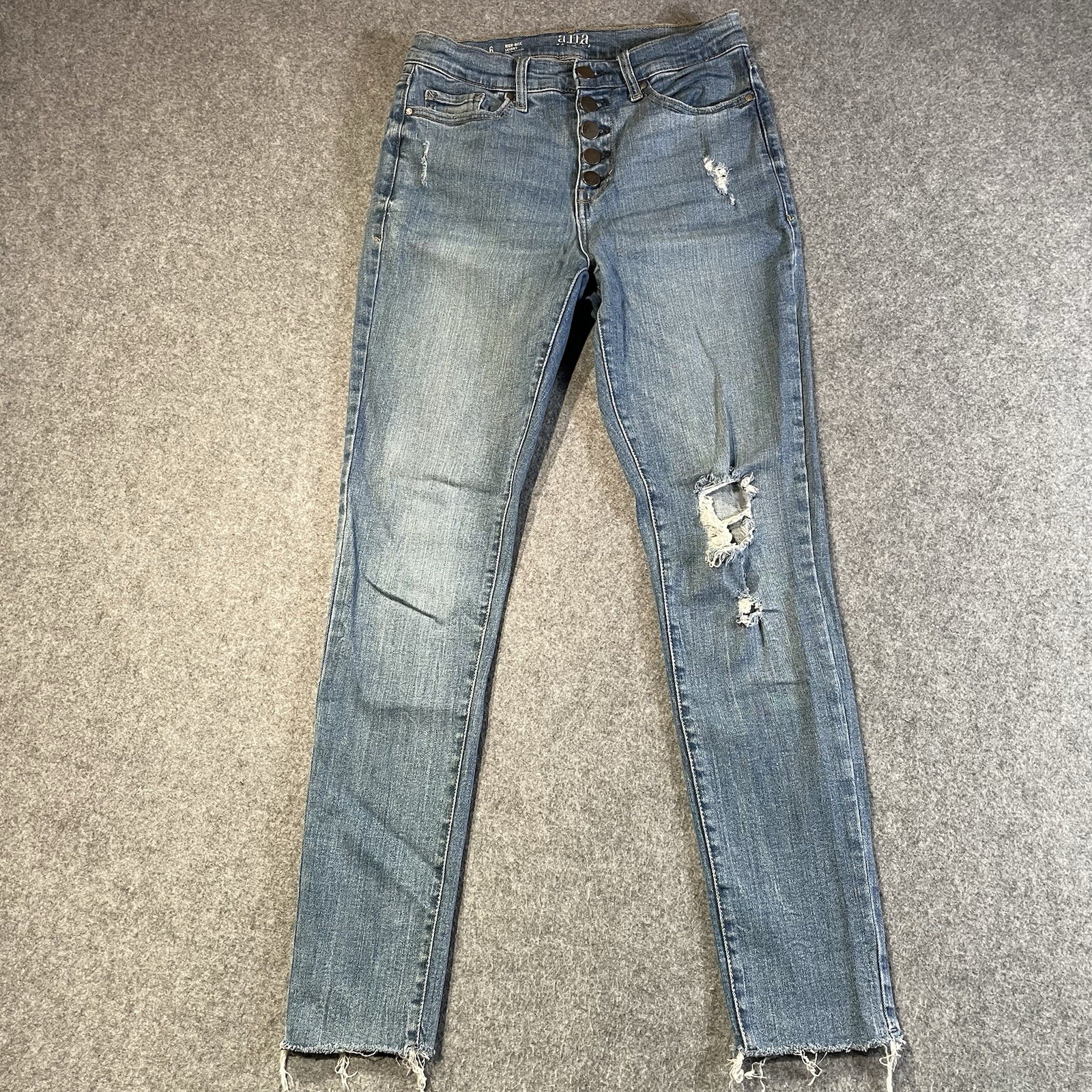 a.n.a High Rise Skinny Women’s Size 6 Button Fly Raw Hem Distressed Light Wash