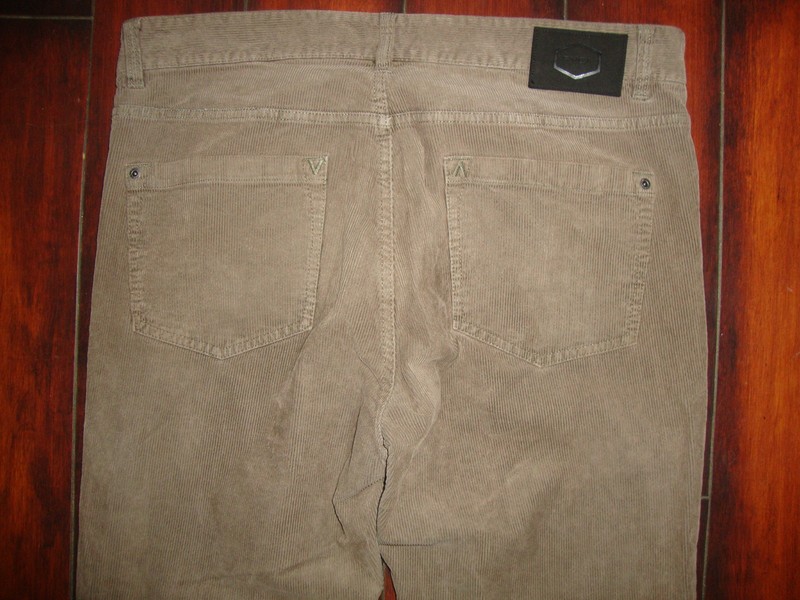 Men's RVCA tan corduroy pants 34-32 skinny leg fit WASHED NOT WORN RETAILS $90!