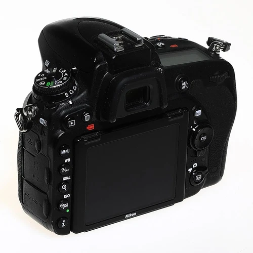 Nikon D750 gebraucht Zustand: Stark Gebraucht - Bild 2 von 5