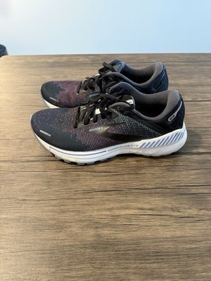 Brooks Adrenaline Gts 22 Women s Size 8 Medium B