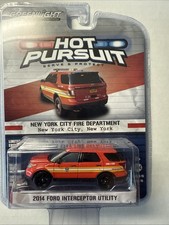 Greenlight 1:64 Ford Explorer New York Fire Department FDNY EMS Div 4