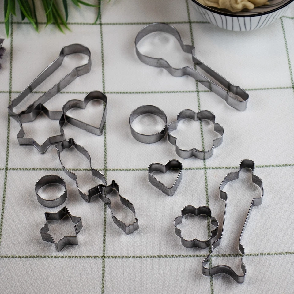Juego de 13 cortadores para pastelería, corte de galletas de pan corto, hechos de acero inoxidable Foto 4 de 4