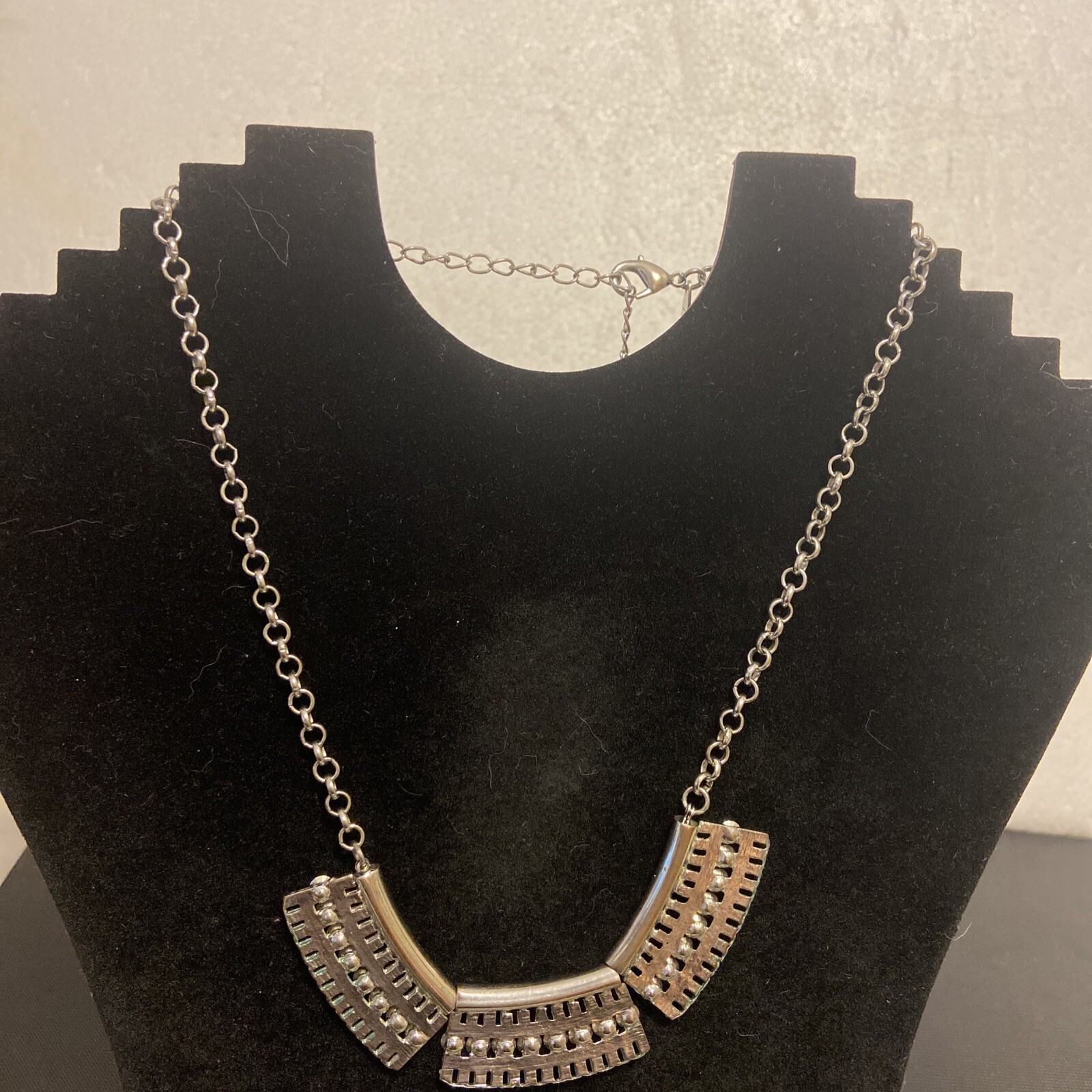 Necklace Statement NY Silvertone. - image 3