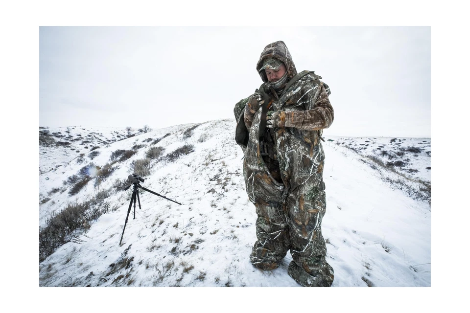 ArcticShield Cold Weather Body Insulator Suit for Hunting Realtree Edge Medium - Image 2 of 4