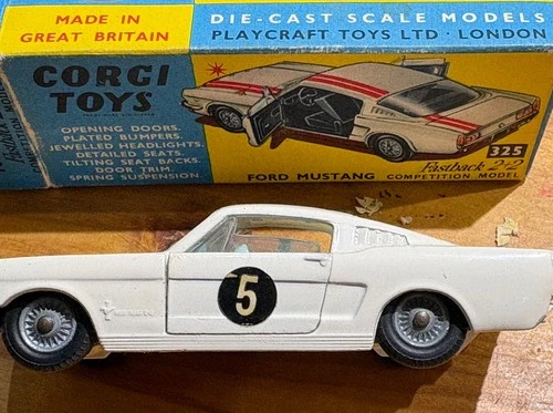 CORGI TOYS #325 FORD MUSTANG FASTBACK 2+2 COMPETITION MODEL White in BOX !!!