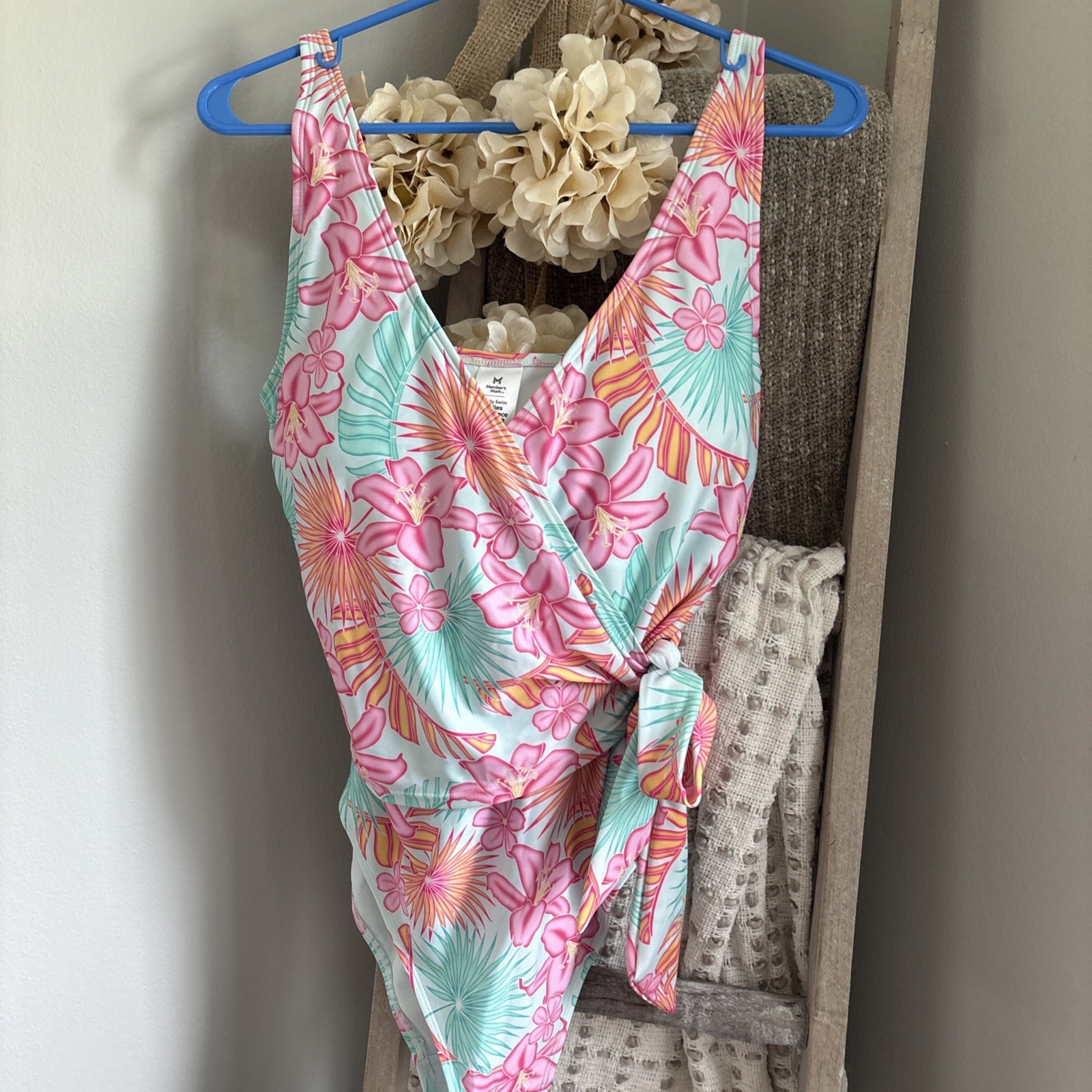 Women’s Size X-Large one Piece Floral Hawaiian Swimsuit Bright Colors