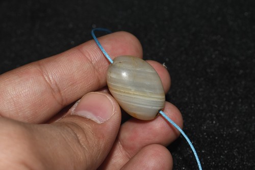 Ancient Tibetan Himalayan Banded Agate Stone Bead in Perfect Condition - 第 2/5 張圖片