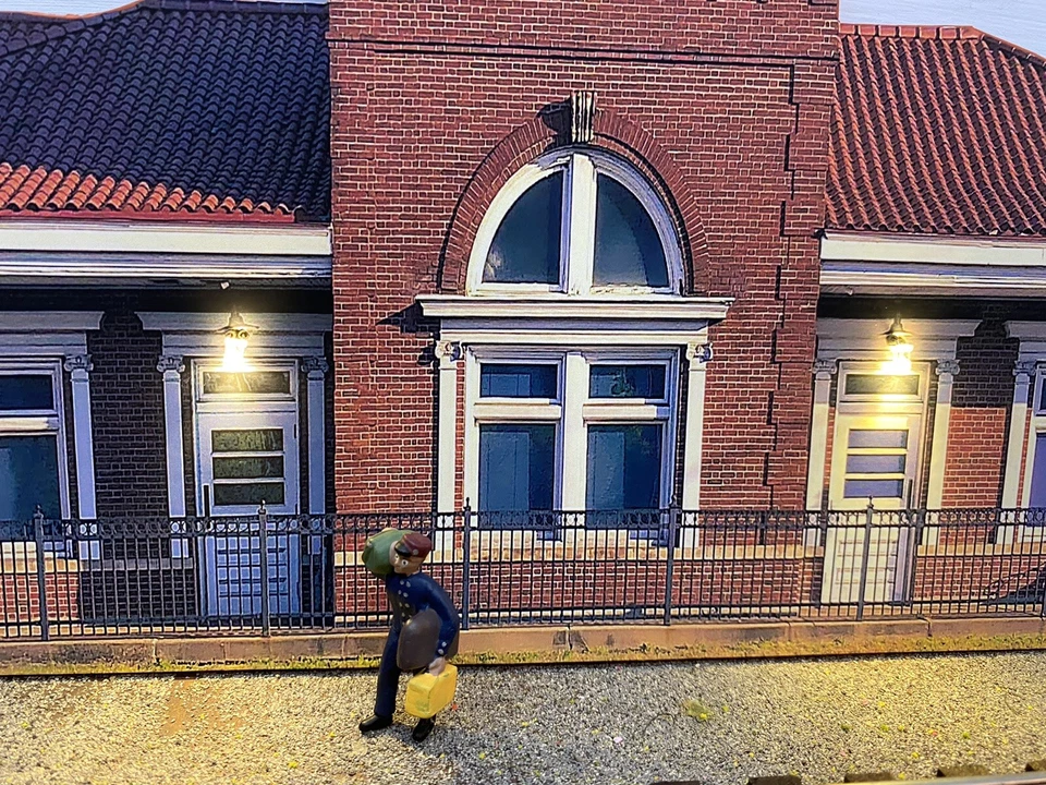 G Scale Train Station # 2 Trackside Building Flat w/LED Background - Lgb Piko - Image 3 of 4