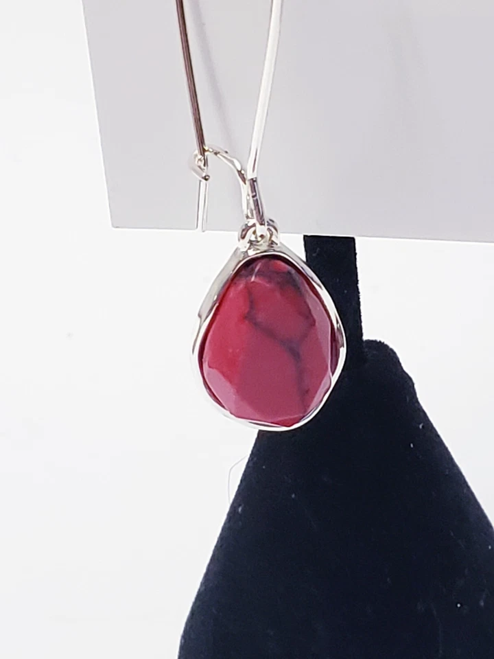 Pendientes colgantes lineales de piedra STYLE & CO ROJOS Foto 2 de 4