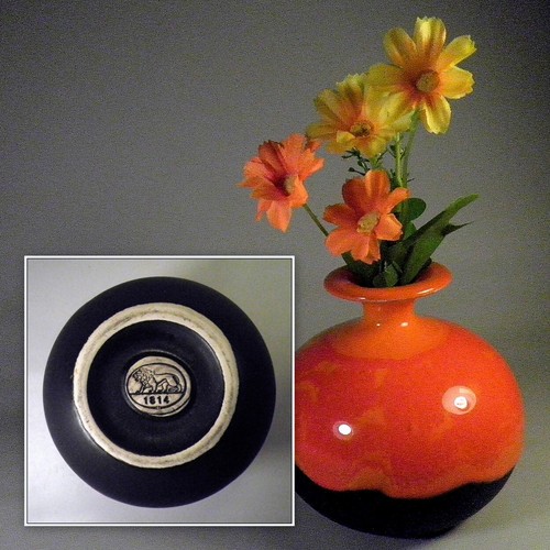 HUTSCHENREUTHER GLOSSY RED/ORANGE GLOBE VASE, Matte Umber lower half - Picture 5 of 15