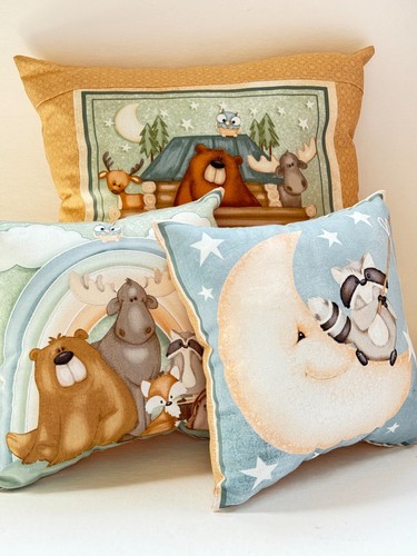 kleine Kuschelkissen Wendekissen Kissen für Kinder Tiere Waldtiere Elch Bär ua - Picture 8 of 9