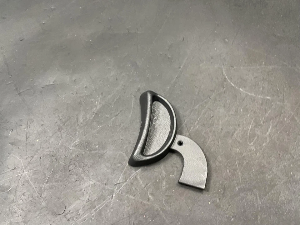 Asiento delantero derecho manija reclinable 2018 Kia Soul 88240-B2000 2014 2015 2016-2019 Foto 3 de 4