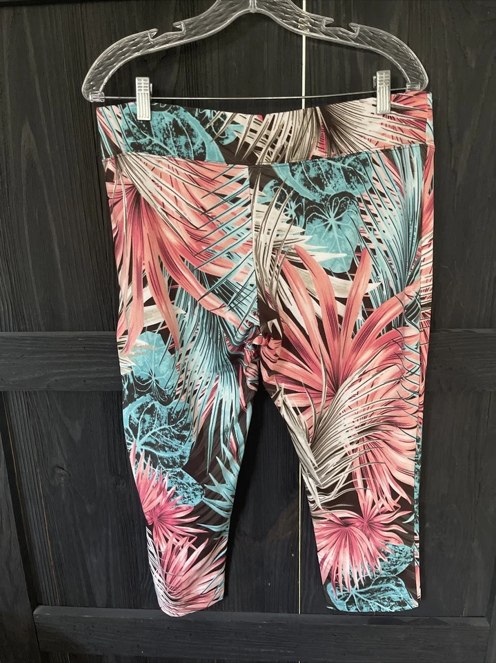 Boston Proper Women's Size Large Leggings Pink Teal Workout Pants Crop - Image 2 of 4