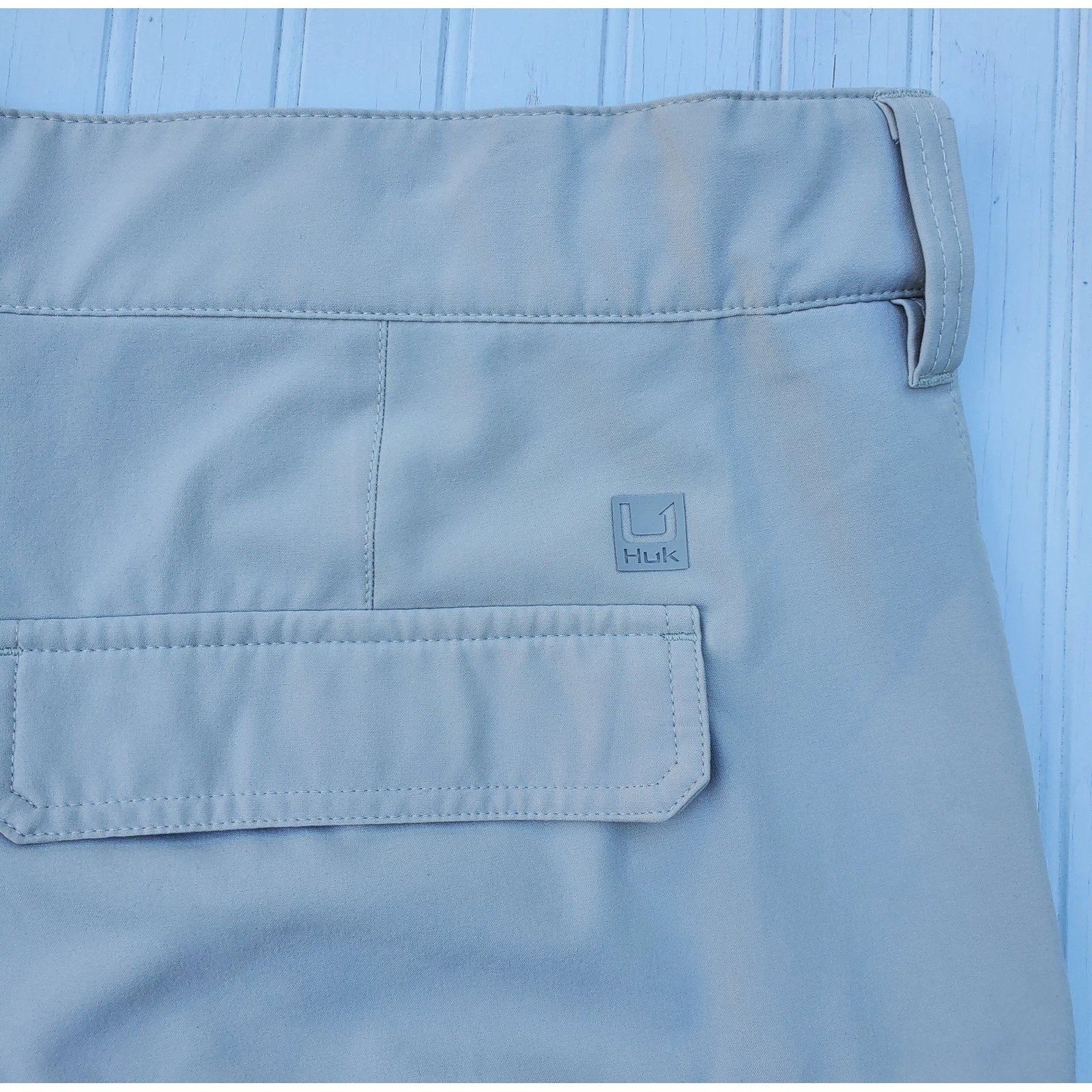 Huk Mens Performance Fishing Shorts Tan Khaki Quick Dry Stretch Size XXL Outdoor
