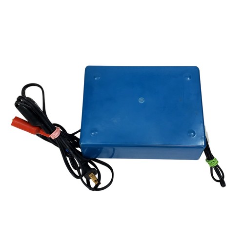Astro Flight AC/DC Auto Charger Heavy Duty Rapid Charger Stock Number 4005B - Picture 6 of 16