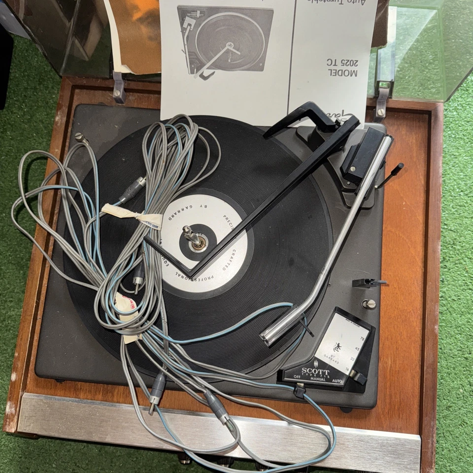 RARO HH Scott Tipo 715 Combo Reproductor de Discos Receptor Radio Acabado Madera Leer Foto 2 de 4