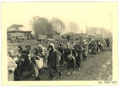 Orig. Foto russ. Frauen Bevölkerung Flüchtlinge in Russland ca. 1942