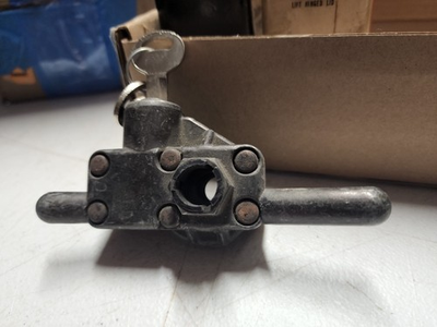 #ad 1973 FORD MUSTANG COUGAR SPARE TIRE LOCK FACTORY OPTION RARE W KEY OEM USED $59.00