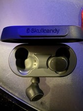 Skullcandy Sesh Evo Wireless Bluetooth Earbuds Black In-Ear w/ Charging Case