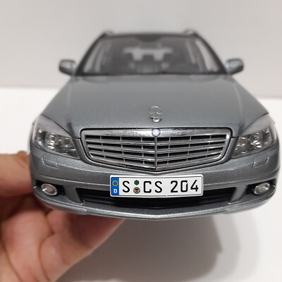 Mercedes C-Klasse Break S204 – AUTOart 1/18 – Gris – Moulé Sous Pression – 2008