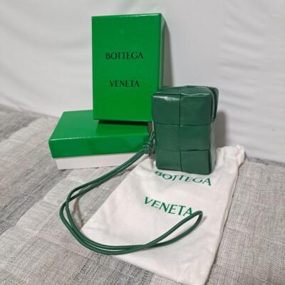 ショルダーバッグ・ポシェット BOTTEGA VENETA CASSETTE MINI SHOULDER BAG IN MAXI Bottega Veneta Mini Shoulder Bag Cassette Maxi Green | eBay