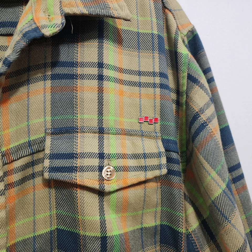 Franela Técnica Cuadrangular Verde Cuadros Secado Rápido Bolsillo Botón Frontal Para Hombre L Foto 4 de 4