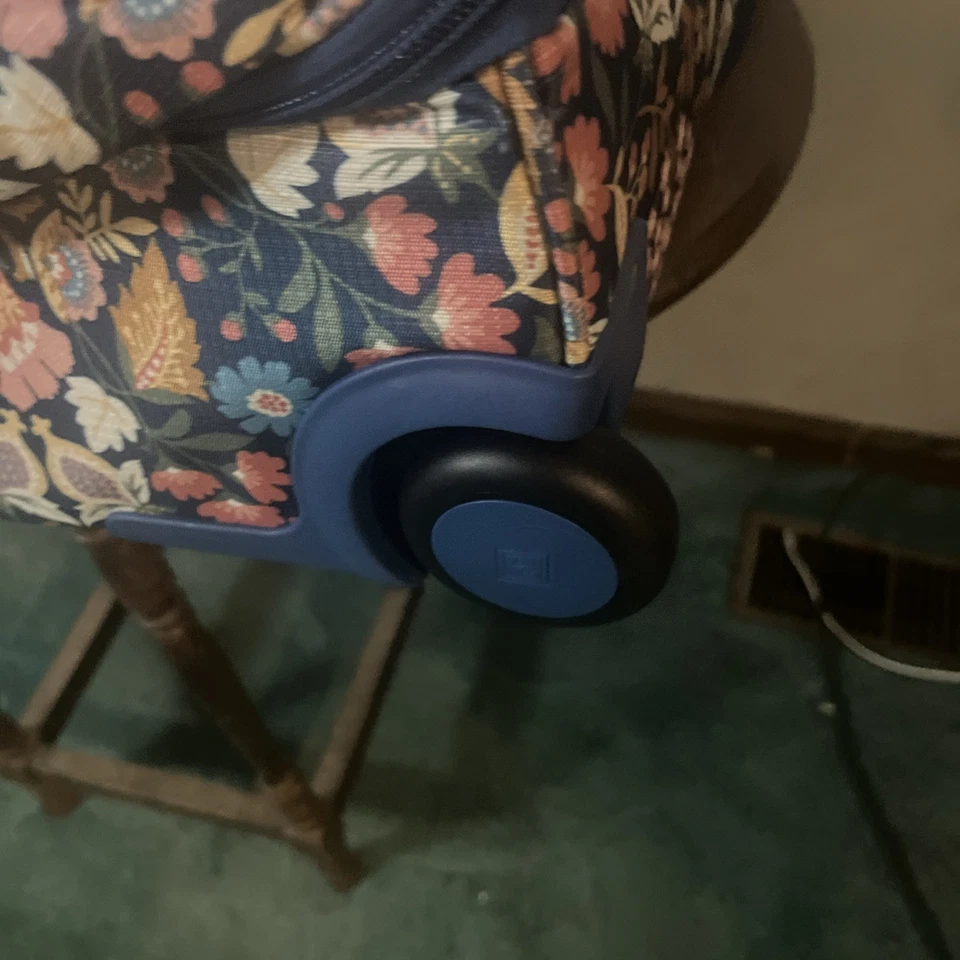 NUEVO CON ETIQUETAS Vera Bradley XL Bolso de Lona Rodante Maleta Mandala Encantado 28” Ripstop Foto 2 de 4