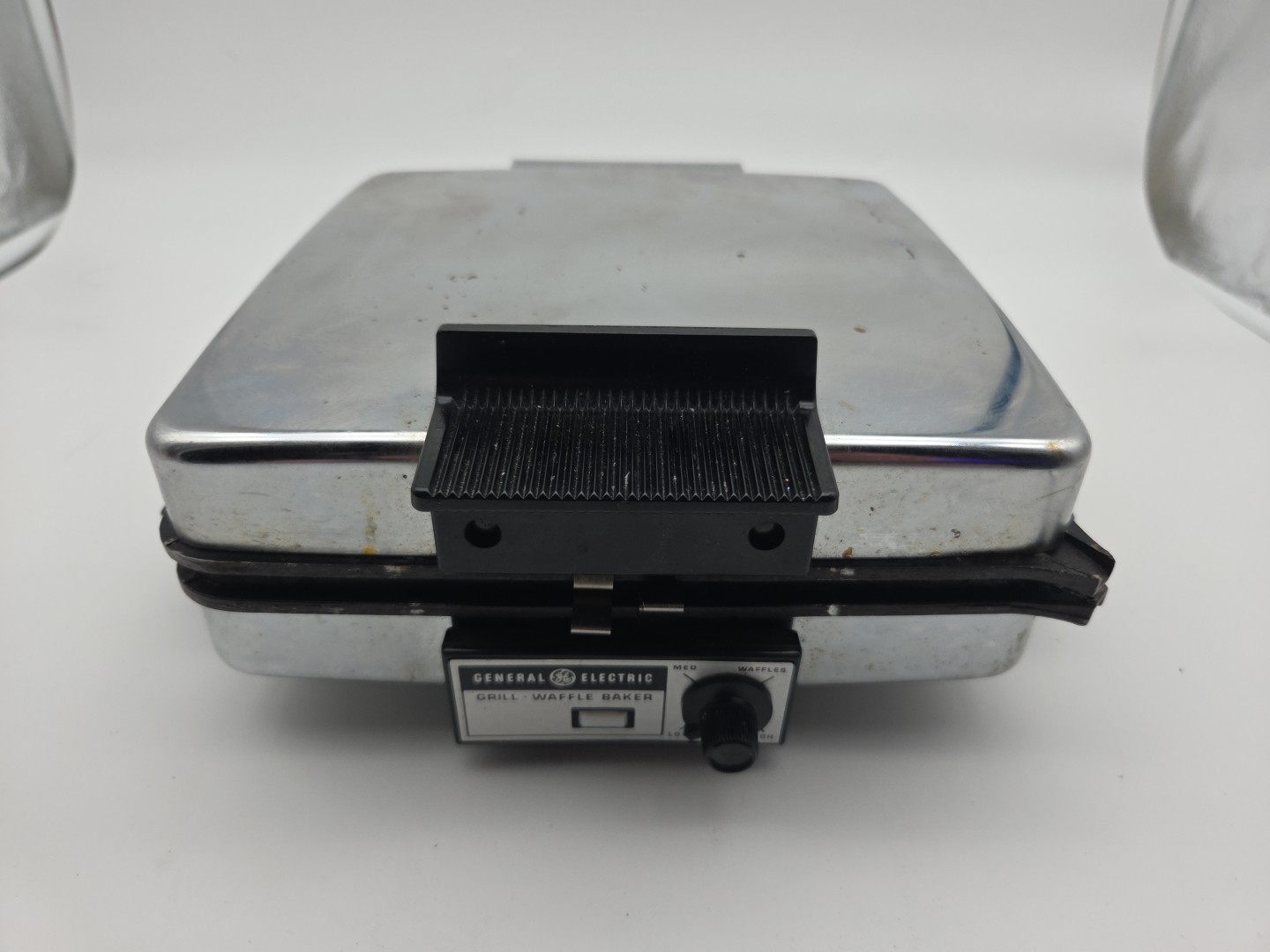 GE A2G48T Vintage Chrome Waffle Maker