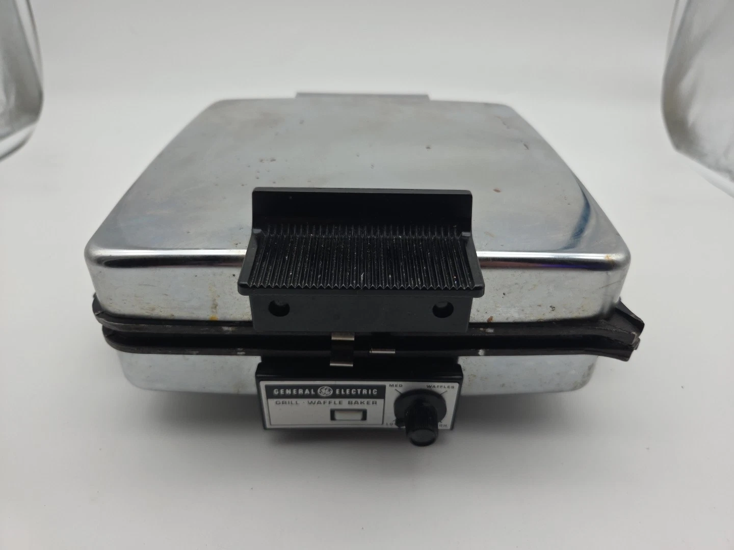 GE General Electric A2G48T Waffle Maker Grill Iron Baker Chrome TESTED Vintage