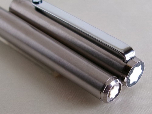 Montblanc 1322 Quick Pen (Rollerball Pen) Acciaio Finitura Opaca Grigio Tappo Top - Foto 9 di 10