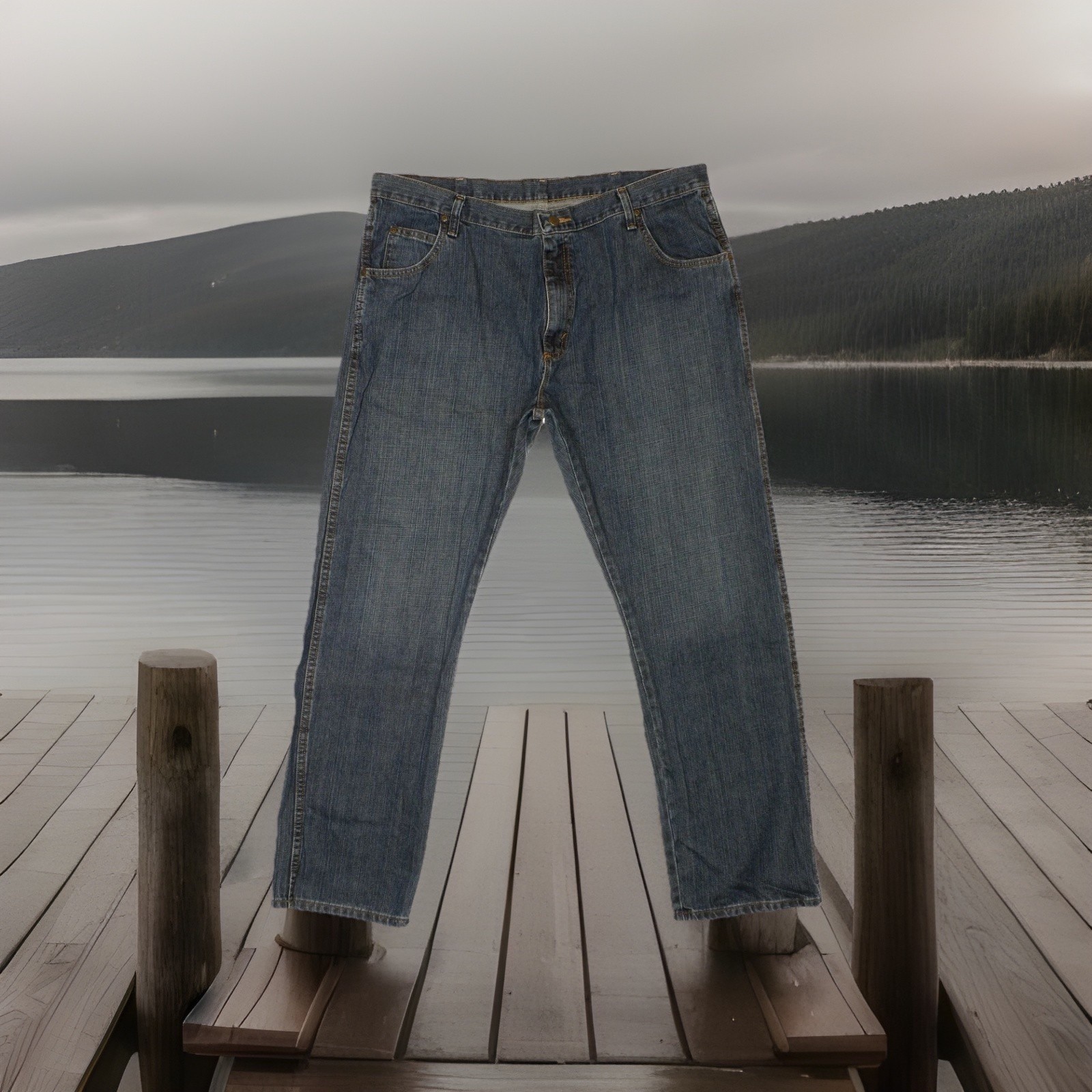 Wrangler Jeans Straight Leg Mens Size 40x32 Measures 39x31 Blue Cotton Denim