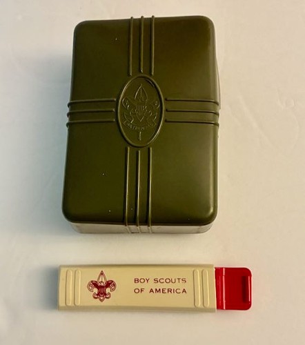 Vintage BSA Boy Scouts Travel Hideaway Toothbrush & Olive Soap Holder Dish