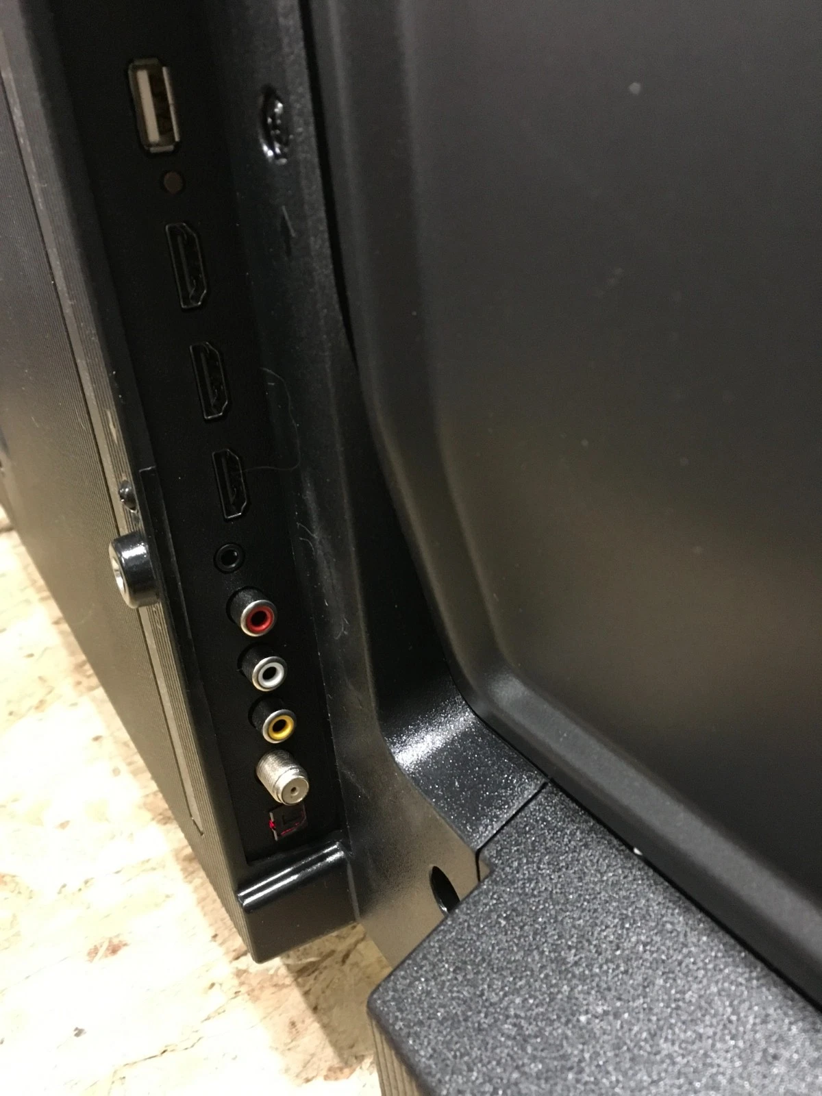 Hisense 40" 43" 50" FHD Roku Smart TV 1080P/2160P DTS Sound Gaming Mode LCD RS