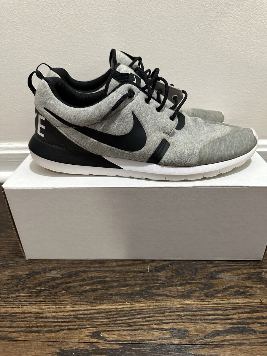 nike roshe run tech fleece