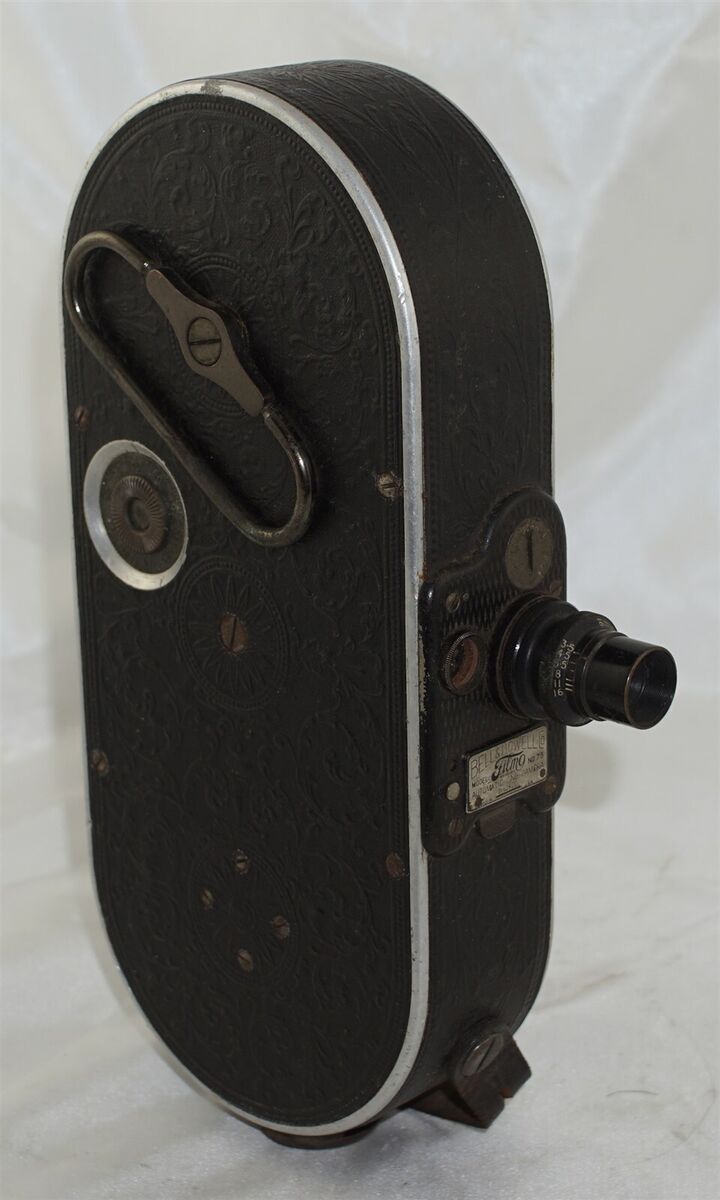 Bell & Howell Filmo No. 75 Decorated 16mm Cine Camera *Works Bell & Howell Filmo No. 75 Decorated 16mm Cine Camera *Works