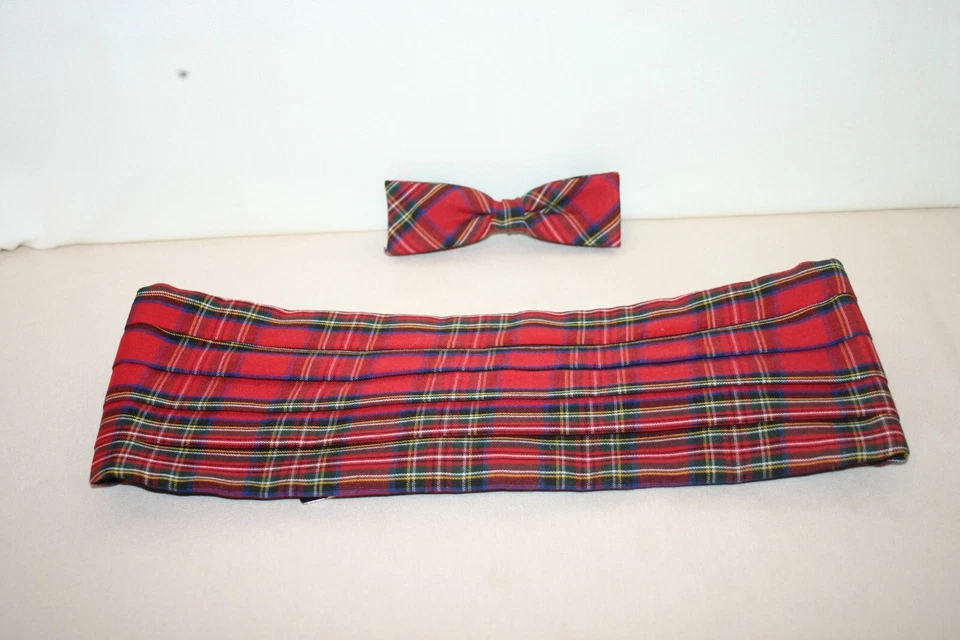 Vintage Christmas Red Plaid Pleated Cummerbund & Bow Tie Set R-989 - Image 4 of 4
