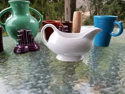 GRAVY BOAT/SAUCEBOAT white NEW FIESTAWARE FIESTA