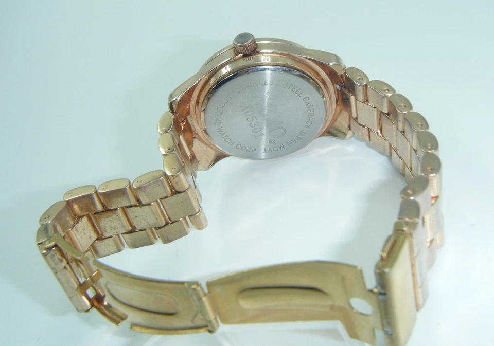 Vintage XOXO Men’s Wristwatch With Faux Sub Dials New Battery - Image 2 of 4