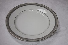 MIKASA PLATINUM CROWN L3438 ROUND SALAD PLATES - S/4