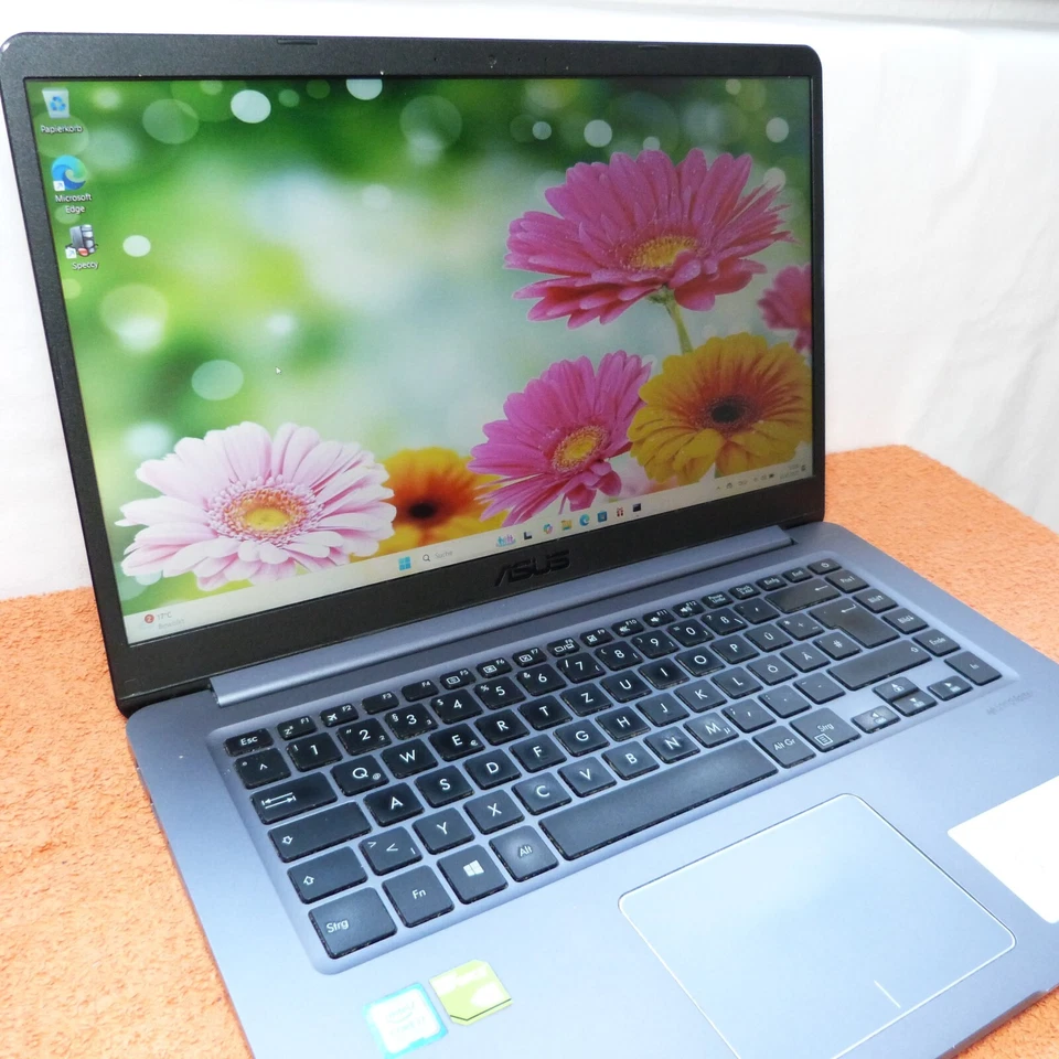 Asus R520 VivoBook PREMIUM 15 Zoll FULLHD l Windows 11 l SSD NEU l QUAD i5 8Gen - Bild 3 von 4