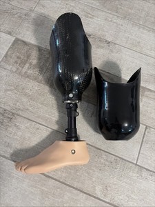 Prosthetic Leg Below Knee Bulldog Size 25 Carbon Fiber With Insert