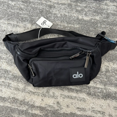Black Waist Bag Crossbody Fanny Pack Travel Everyday Alo Yoga