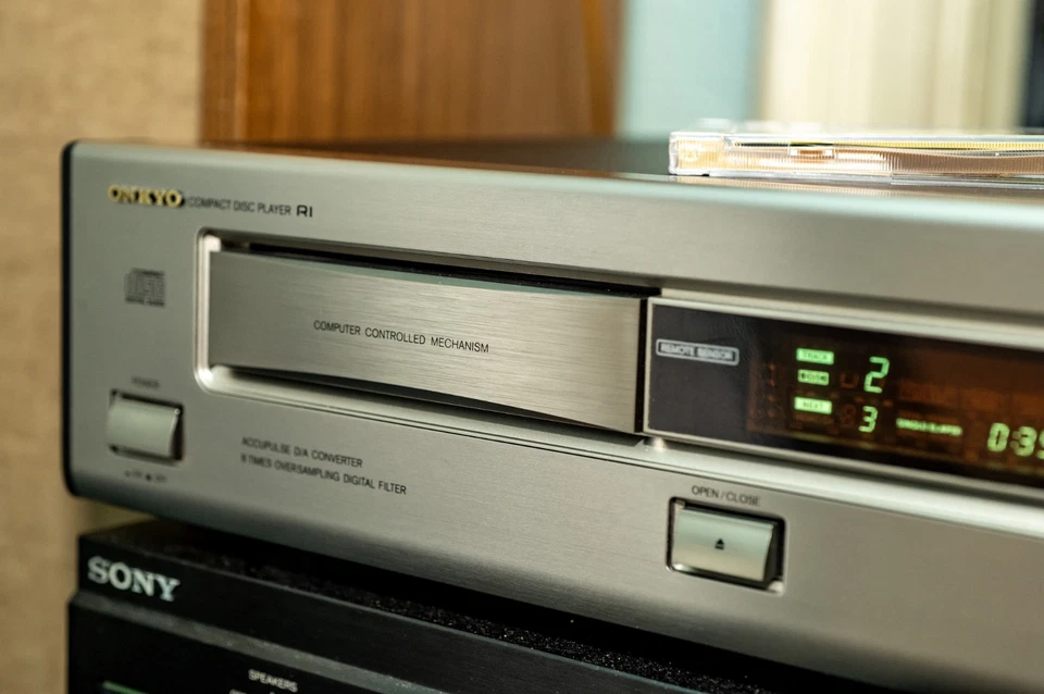 Onkyo R1 CD Player DX-7011 mit originaler FB - Bild 4 von 4